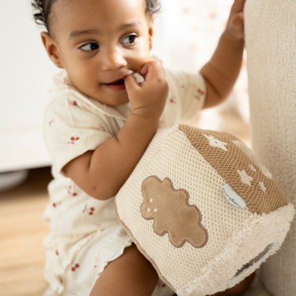 Activiteiten kubus Heaven clay/warm linen koop je bij Babywinkel
