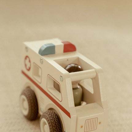 Little Dutch Ambulance Met Pegdoll