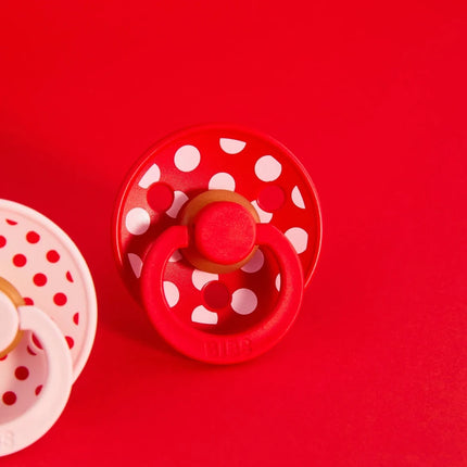 BIBS Spenen Maat 2 Pacifier Studio Colour Polka Latex Anatomical Blossom/Candy Apple 2st koop je bij Babywinkel