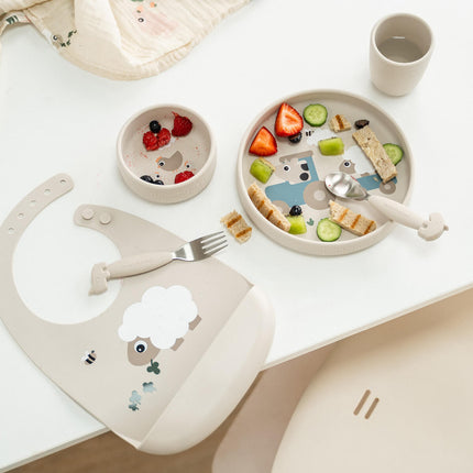 Done by Deer Kinderservies Set Stick & Stay Tiny Farm Sand 3 Delig koop je bij Babywinkel