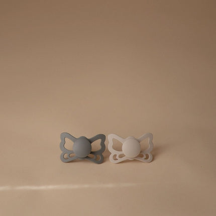 Frigg Speen Maat 2 Butterfly Great Gray/Silver Gray Silicone 2 - Pack - Frigg - Babywinkel - 5715239022451