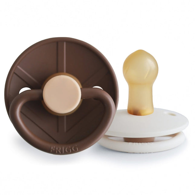 Frigg Speen Maat 2 Little Viking Cocoa/Cream Latex 2St - Frigg - Babywinkel - 5715239026183