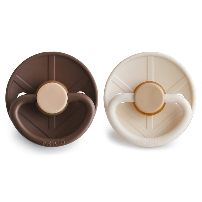 Frigg Speen Maat 2 Little Viking Cocoa/Cream Latex 2St - Frigg - Babywinkel - 5715239026183