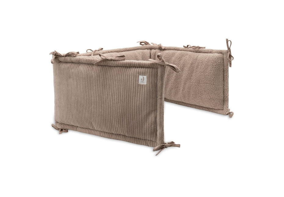 Jollein Boxbumper Cloudy Rib/ Milky Coffee 180X30Cm koop je bij Babywinkel