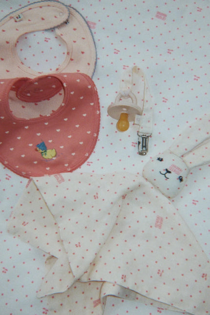 Konges Sløjd Knuffel Konijn Cherry Dot koop je bij Babywinkel