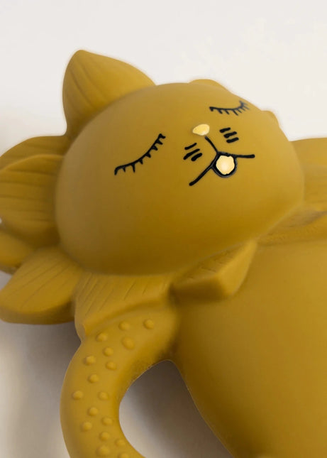 Konges Sløjd Leeuw Bijtring Mustard 13 x 10cm koop je bij Babywinkel