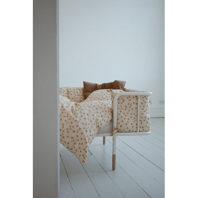 Konges Slojd Dekbedovertrek Baby Peekaboo 70x100cm koop je bij Babywinkel