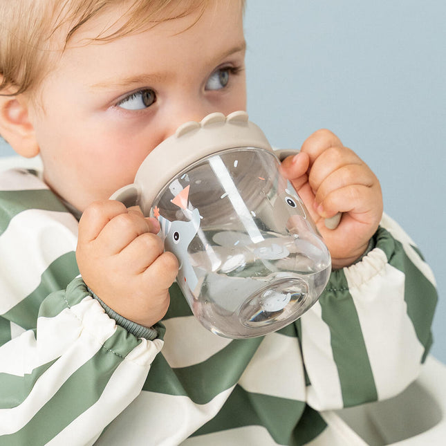 Leerbeker met tuit en handvatten Tiny farm Powder koop je bij Babywinkel