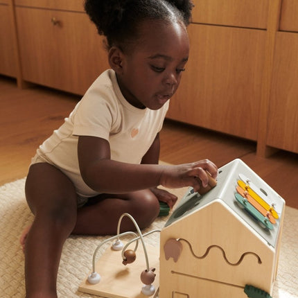 Liewood Activiteitenkubus Huis Van Hout koop je bij Babywinkel