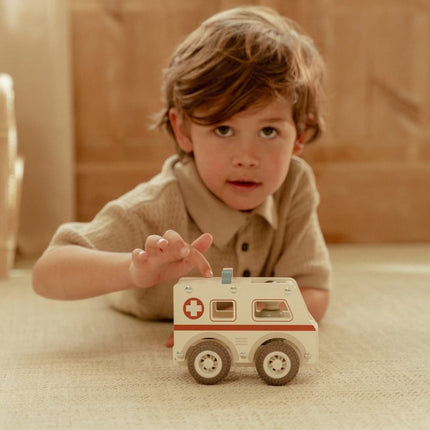 Little Dutch Ambulance Met Pegdoll koop je bij Babywinkel