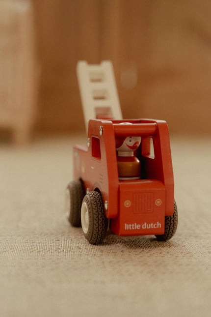 Little Dutch Brandweerwagen Met Pegdoll koop je bij Babywinkel