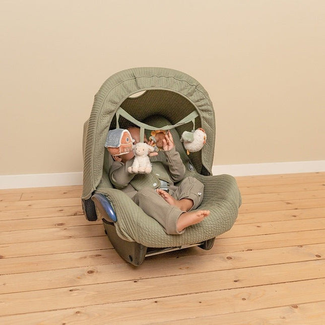 Little Dutch Hangspeeltje Autostoel Little Farm - Little Dutch - Babywinkel - 8713291888111