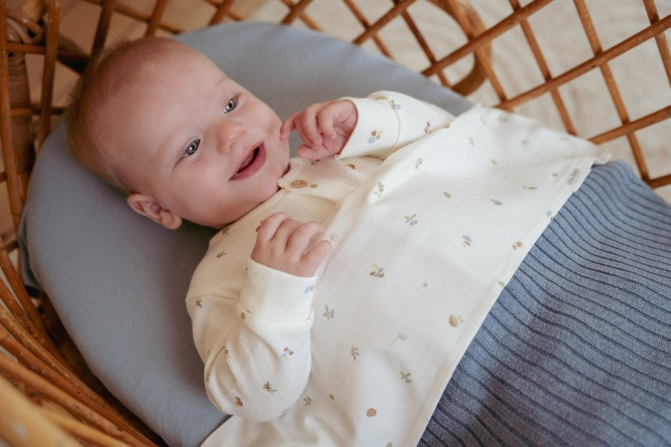 Little Dutch Hoeslaken Wieg Pure Denim Blue 40X80Cm koop je bij Babywinkel