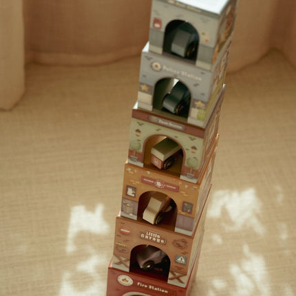 Little Dutch Stapeltoren Incl. 6 Auto's koop je bij Babywinkel