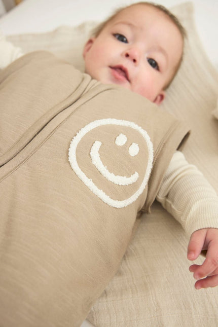 Meyco Baby Slub Met Smile Applicatie Baby Slaapzak Met Afritsbare Mouwen Taupe/Offwhite - Meyco - Babywinkel - 4054703841633
