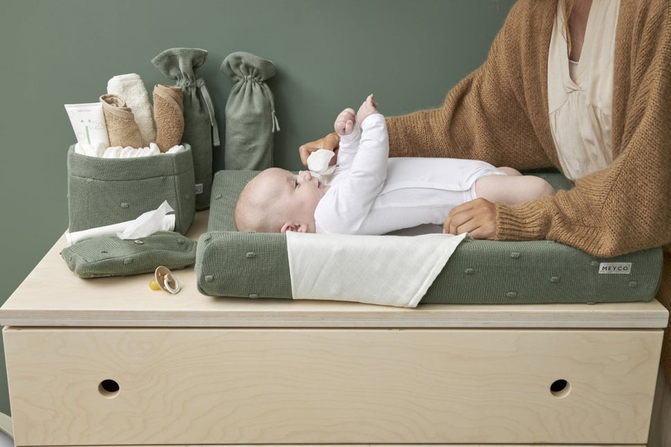 Meyco Commodemandje Medium Mini Knots Forest Green koop je bij Babywinkel