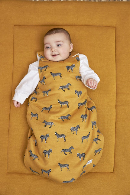 Meyco Slaapzak Baby Winter Rond 2 - Delig Zebra Animal Honey Gold - Meyco - Babywinkel - 4054703101416