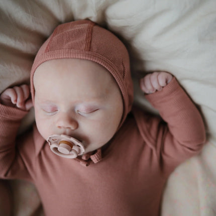 Mushie Babymutsje Bonnet Cedar - Mushie - Babywinkel - 810052465227