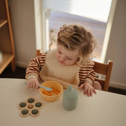 Mushie Educatief Speelgoed Druk Bloem Dried Thyme/Natural/Shifting Sand - Mushie - Babywinkel - 810052465555