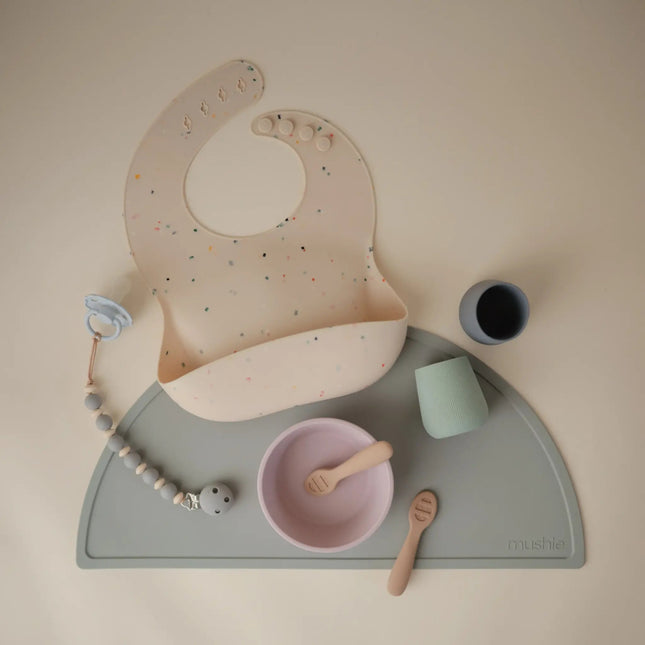 Mushie Slabbetje Silicone Vanille Confetti koop je bij Babywinkel