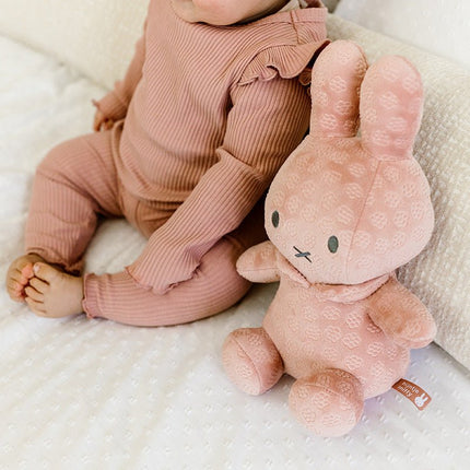 Nijntje Knuffel Pink Flower 30cm koop je bij Babywinkel