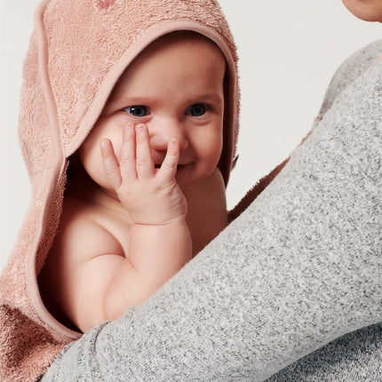 Noppies Badcape Baby Draagbaar Clover Badstof Misty Rose - Noppies - Babywinkel - 8719788634612