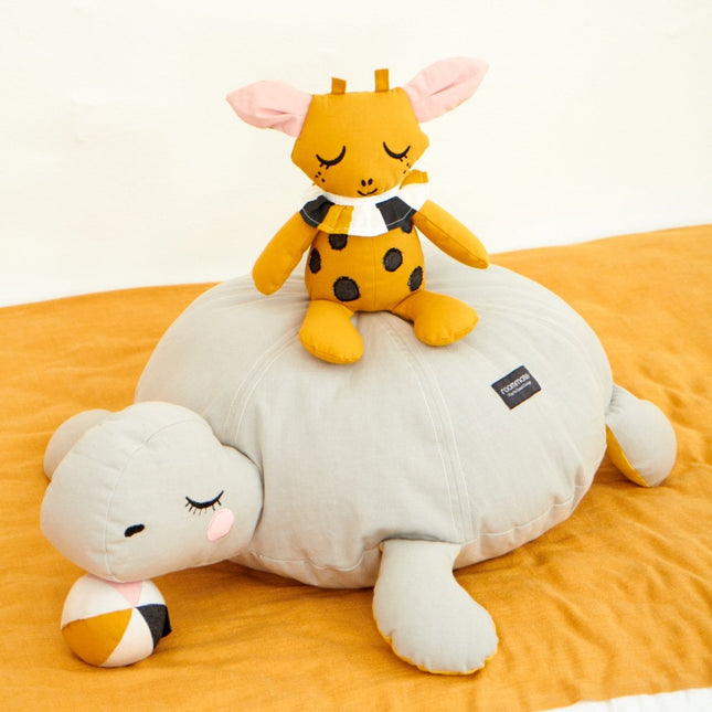 Roommate Knuffel Giraffe Goldie koop je bij Babywinkel