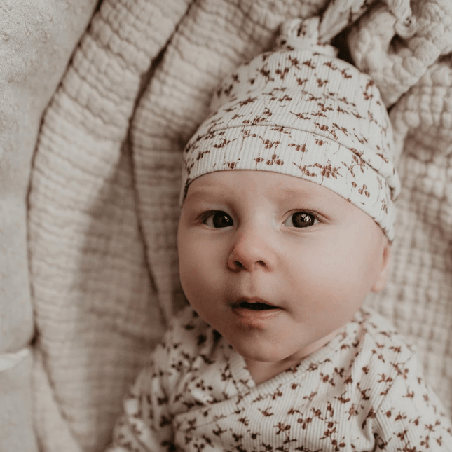 Yumi Baby Babymutsje Brown Leafs koop je bij Babywinkel